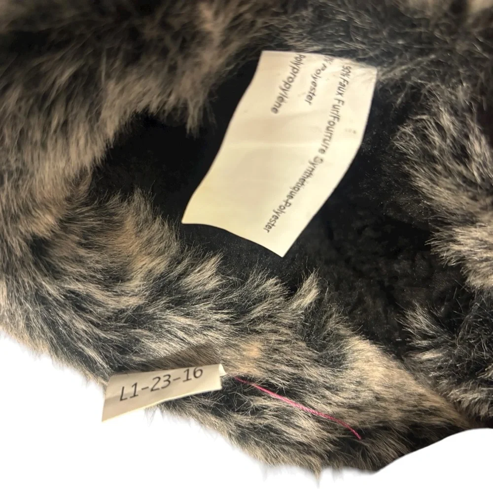 Kamik Girl’s Fur-Lined Vegan Winter Snow Outdoor Boots - Black and Pink Size 4 - Picture 2 of 9